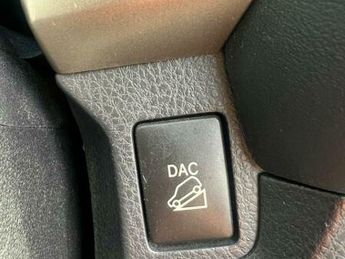 Toyota RAV4 2.2 D-CAT Invincible Auto 4WD Euro 5 5dr