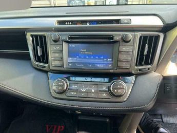 Toyota RAV4 2.2 D-CAT Invincible Auto 4WD Euro 5 5dr