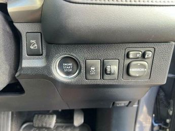 Toyota RAV4 2.2 D-CAT Invincible Auto 4WD Euro 5 5dr
