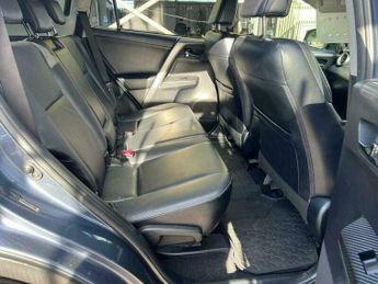 Toyota RAV4 2.2 D-CAT Invincible Auto 4WD Euro 5 5dr