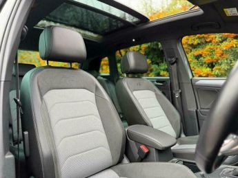 Volkswagen Tiguan 2.0 TDI R-Line DSG Euro 6 (s/s) 5dr