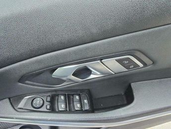 BMW 3 SERIES 2.0 330e 12kWh SE Pro Auto Euro 6 (s/s) 4dr