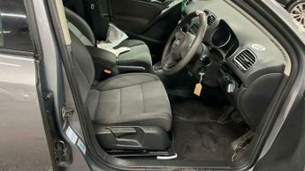 Volkswagen Golf 1.6 TDI SE DSG Euro 5 5dr