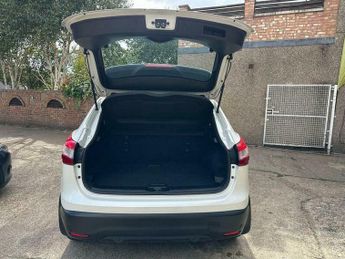 Nissan Qashqai 1.2 DIG-T Acenta 2WD Euro 6 (s/s) 5dr
