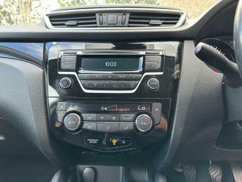 Nissan Qashqai 1.2 DIG-T Acenta 2WD Euro 6 (s/s) 5dr