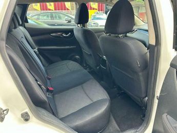 Nissan Qashqai 1.2 DIG-T Acenta 2WD Euro 6 (s/s) 5dr
