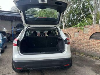 Nissan Qashqai 1.2 DIG-T Acenta 2WD Euro 6 (s/s) 5dr