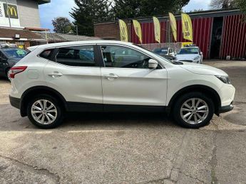 Nissan Qashqai 1.2 DIG-T Acenta 2WD Euro 6 (s/s) 5dr