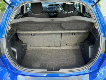 Toyota Yaris 1.5 VVT-h Design E-CVT Euro 6 (s/s) 5dr