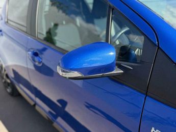 Toyota Yaris 1.5 VVT-h Design E-CVT Euro 6 (s/s) 5dr