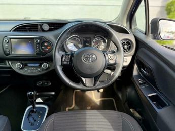 Toyota Yaris 1.5 VVT-h Design E-CVT Euro 6 (s/s) 5dr
