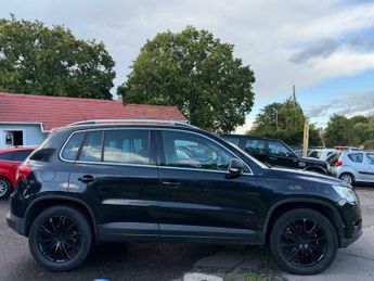 Volkswagen Tiguan 2.0 TDI Sport 4WD Euro 5 5dr