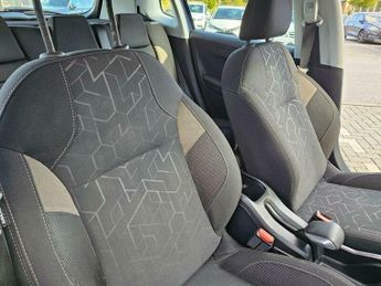 Peugeot 2008 1.6 e-HDi Active EGC Euro 5 (s/s) 5dr
