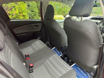 Toyota Yaris VVT-I ICON AUTOMATIC