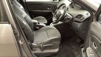 Renault Scenic DYNAMIQUE TOMTOM DCI EDC