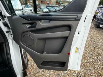 Ford Transit Custom 1.0 340 EcoBoost 13.6kWh Leader Auto L1 H1 Euro 6 5dr