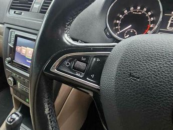 Skoda Yeti 2.0 TDI Elegance Outdoor DSG 4WD Euro 5 5dr