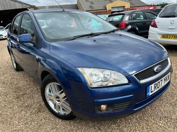 Ford Focus 1.6 Ghia 5dr