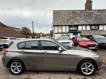 BMW 1 SERIES 118d SE