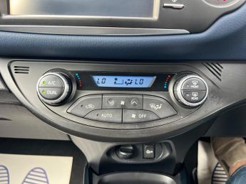 Toyota Yaris VVT-I BI-TONE