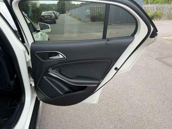 Mercedes-Benz C Class 2.1 GLA200d AMG Line 7G-DCT Euro 6 (s/s) 5dr
