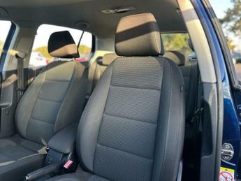 Volkswagen Golf 1.6 TDI SE DSG Euro 5 5dr
