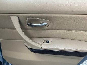 BMW 3 SERIES 3.0 325i SE Steptronic Euro 4 4dr