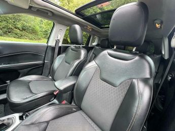 Jeep Compass 2.4 Petrol Auto Latitude|LEFT HAND DRIVE