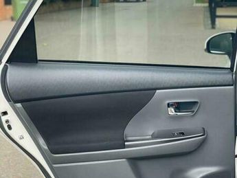 Toyota Prius Hybrid ( 7 Seater) Leather Seats