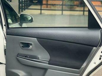 Toyota Prius Hybrid ( 7 Seater) Leather Seats