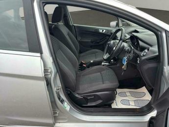 Ford Fiesta 1.6 Zetec Hatchback 5dr Petrol Powershift Euro 5 (105 ps)