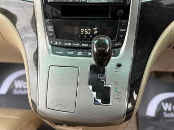 Toyota Alphard Luxury Business Edition