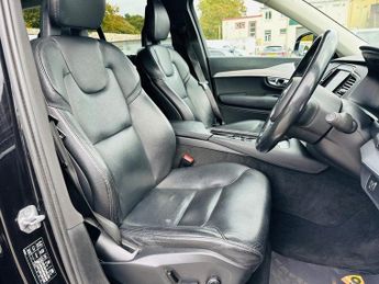 Volvo XC90 D5 MOMENTUM AWD