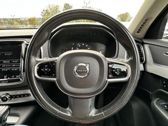 Volvo XC90 D5 MOMENTUM AWD