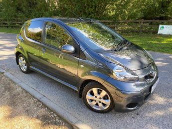 Toyota AYGO VVT-I GO MM !! ULEZ COMPLIANT - 20 POUND TAX - FULL TOYOTA SERVI