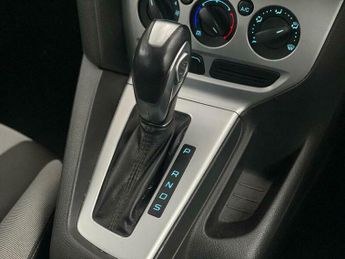 Ford Focus 1.6 Zetec Powershift Euro 5 5dr