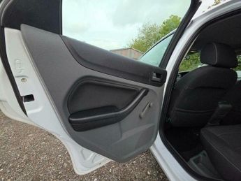Ford Focus 1.6 Sport Auto 5dr