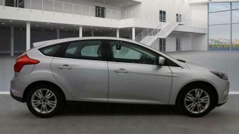 Ford Focus 1.6 Titanium Navigator Powershift Euro 5 5dr