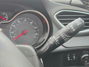 Vauxhall Grandland X 1.6 Turbo D BlueInjection Elite Nav Auto Euro 6 (s/s) 5dr