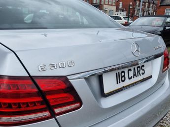 Mercedes-Benz E Class 2.1 E300dh BlueTEC SE Saloon 4dr Diesel Hybrid G-Tronic+ Euro 5 