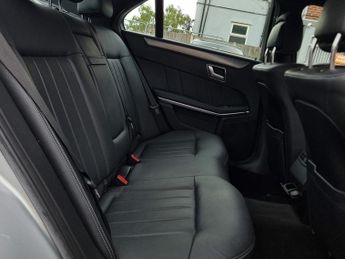Mercedes-Benz E Class 2.1 E300dh BlueTEC SE Saloon 4dr Diesel Hybrid G-Tronic+ Euro 5 