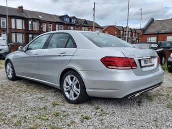Mercedes-Benz E Class 2.1 E300dh BlueTEC SE Saloon 4dr Diesel Hybrid G-Tronic+ Euro 5 