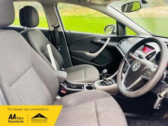 Vauxhall Astra 1.4 16v Exclusiv Hatchback 5dr Petrol Manual Euro 5 (100 ps)