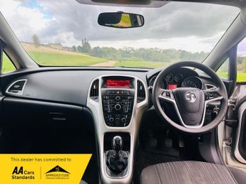 Vauxhall Astra 1.4 16v Exclusiv Hatchback 5dr Petrol Manual Euro 5 (100 ps)