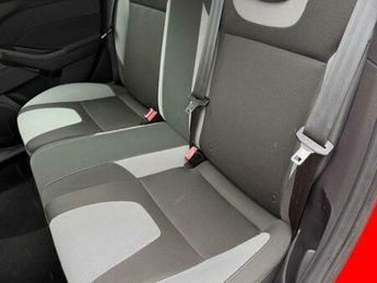 Ford Focus 1.6 Zetec Hatchback 5dr Petrol Powershift Euro 5 (125 ps)