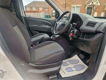 Fiat Doblo 1.6 TD Comfort-Matic L1 H1 4dr