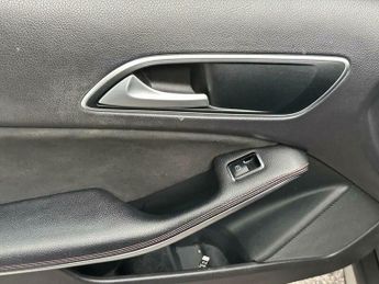 Mercedes-Benz C Class 2.1 GLA200d AMG Line (Premium) 7G-DCT 4MATIC Euro 6 (s/s) 5dr