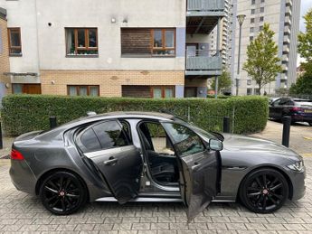 Jaguar XE D R-SPORT