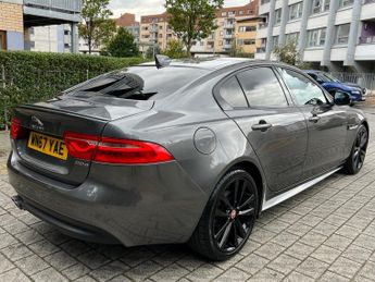Jaguar XE D R-SPORT