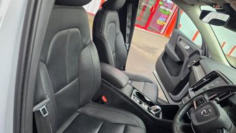 Volvo XC40 2.0 T4 Inscription SUV 5dr Petrol Auto Euro 6 (s/s) (190 ps)